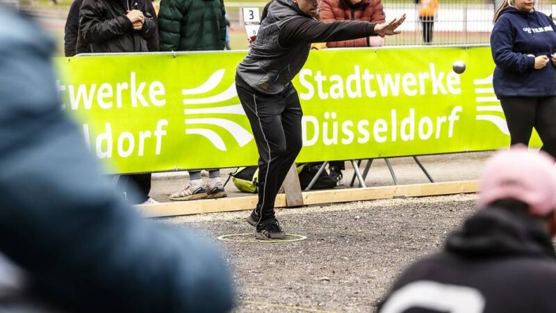 Sportturnier in Düsseldorf : Nachwuchs beweist souverän, dass Pétanque kein „Opa-Spiel“ ist