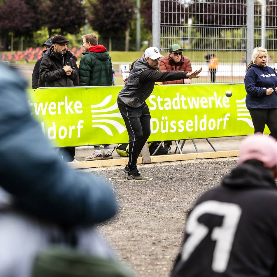 Sportturnier in Düsseldorf : Nachwuchs beweist souverän, dass Pétanque kein „Opa-Spiel“ ist
