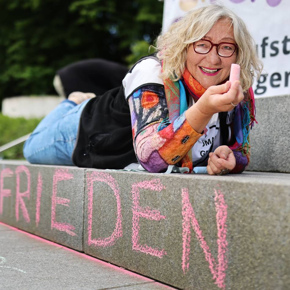 Gedenken in Mettmann: Frieden auf allen Stufen