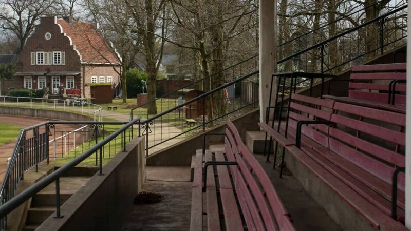 Bezirkssportanlage Hubert Houben in Krefeld: So geht es mit der maroden Tribüne weiter