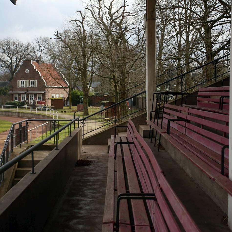 Bezirkssportanlage Hubert Houben in Krefeld: So geht es mit der maroden Tribüne weiter