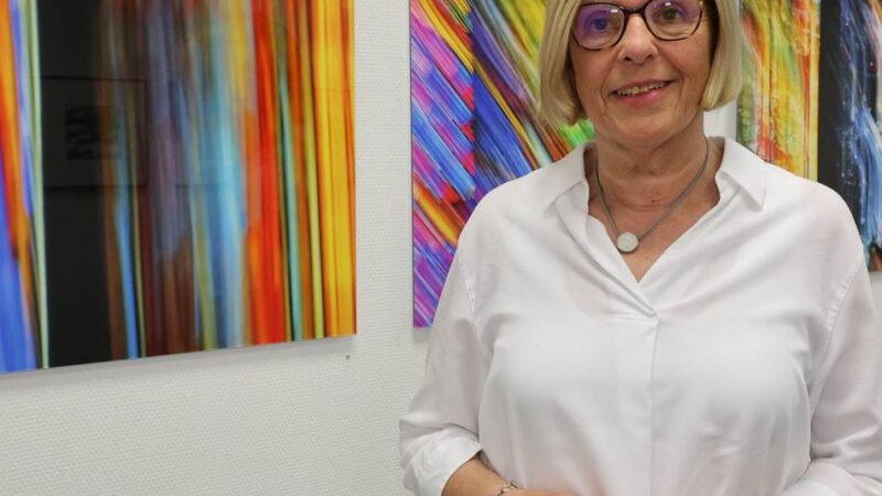 Ingrid Horst stellt aus: Ein Kirchenfester wie ein Gemälde – neue Fotoausstellung in Galerie Dielämmer