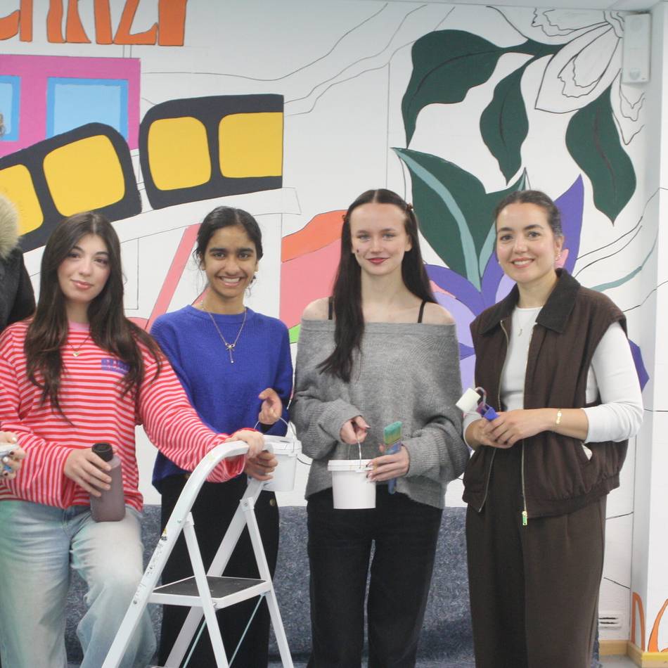 Projekt an der Anne Frank Gesamtschule: Schuleingang wird zum Kunstwerk