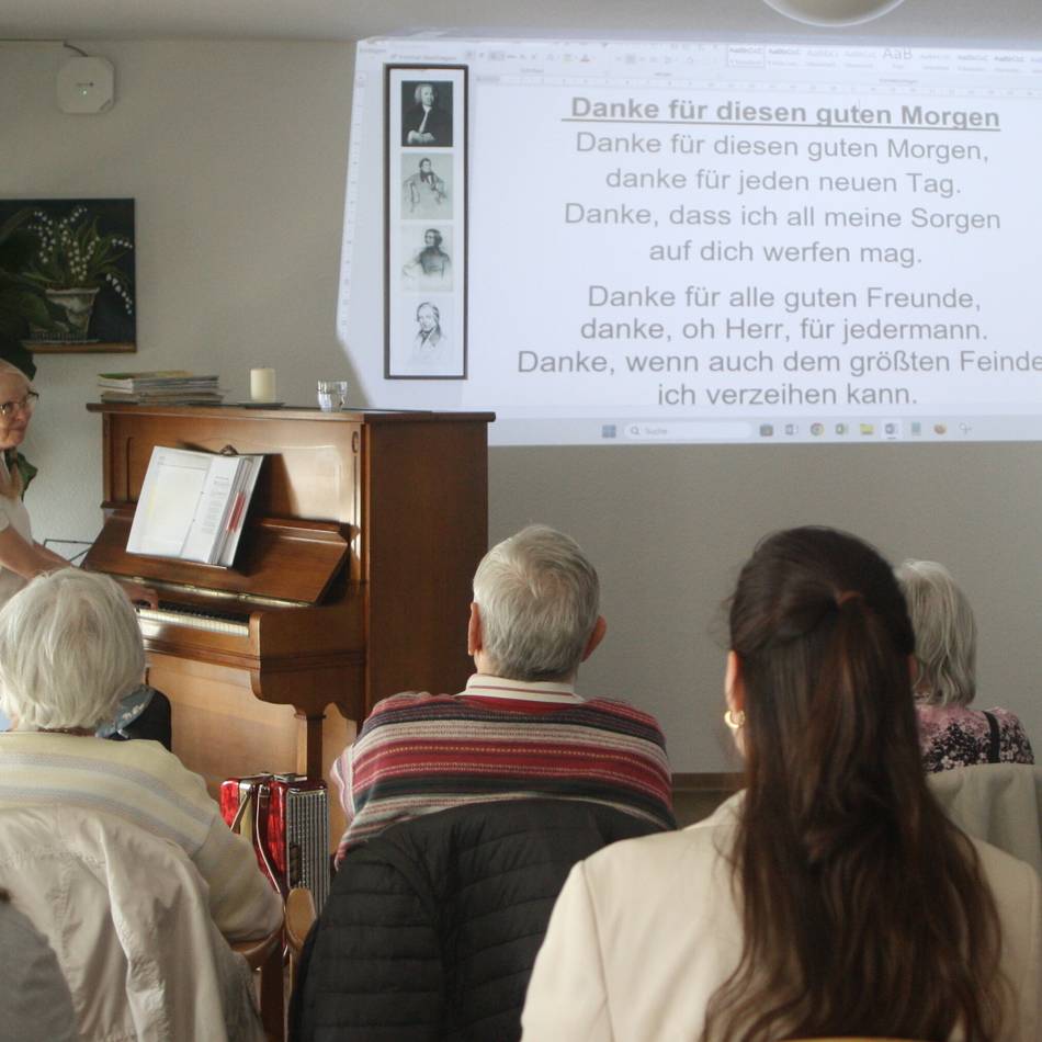 Gemeinsames Singen gibt Demenzerkrankten Halt: „Das Herz wird nicht dement“