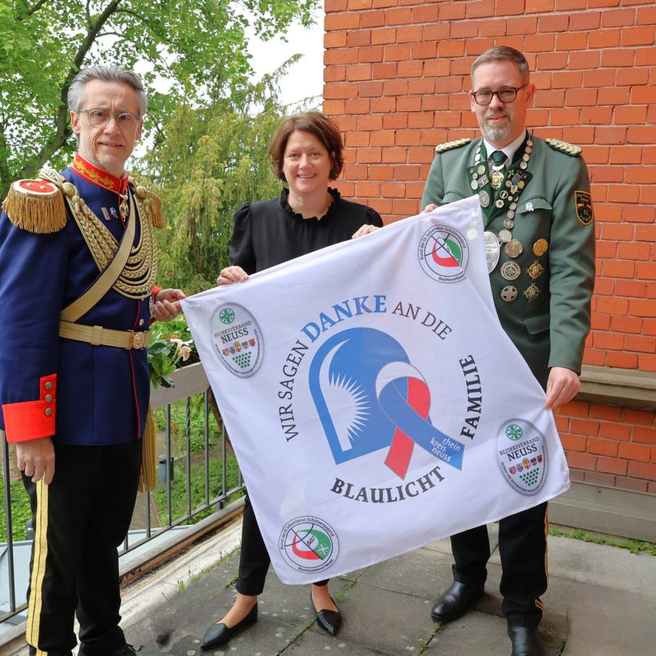 Bezirksverband Neuss: Beim Schützenfest schwenkt Respekt für Retter mit