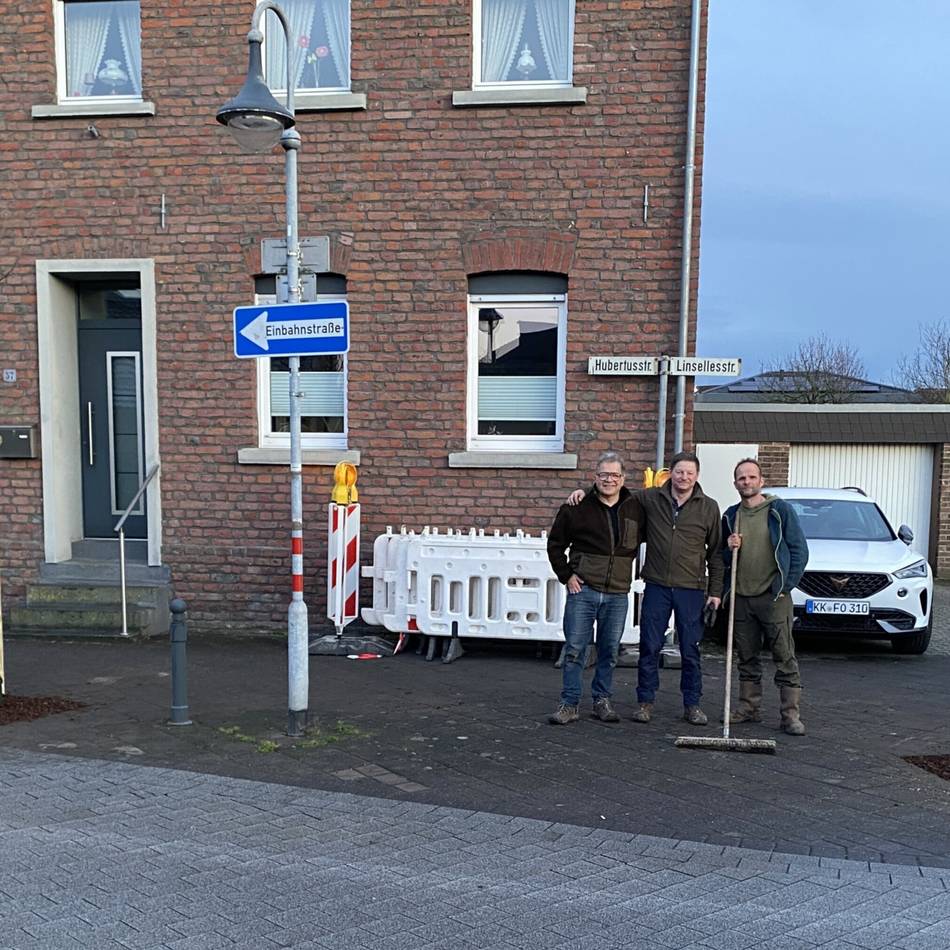Private Initiative: Baumfreunde pflanzen neue Linden in Schiefbahn