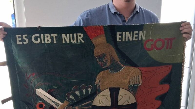 Kunststickerei in Erkelenz: Keyenberger rettet historische Fahnen der Schützen