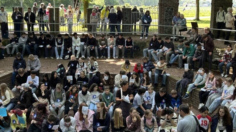 Friedensmarsch in Nettetal: Schüler setzten ein Zeichen für den Frieden