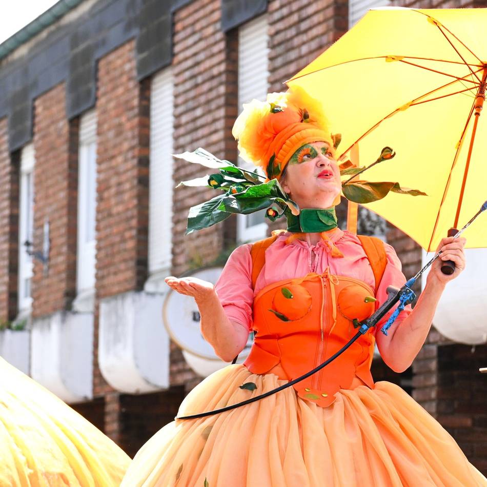 Pfingstfest in Brüggen 2026: Riesige Orangen in der Innenstadt
