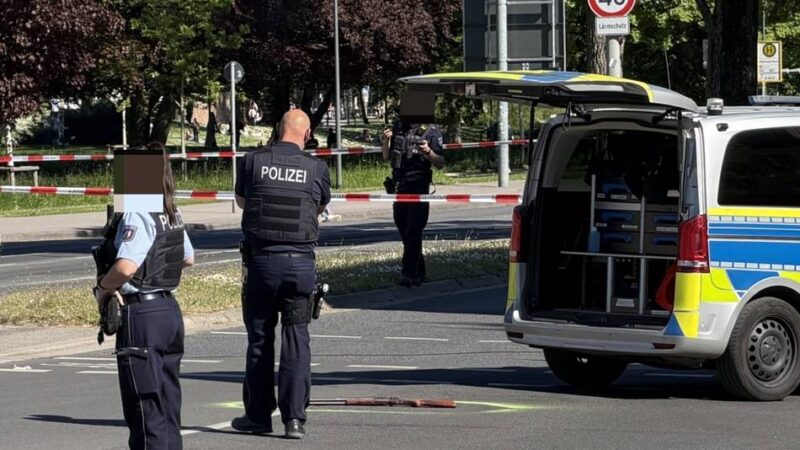 Großeinsatz in Mönchengladbach: Neue Details zur Waffe des nackten Mannes