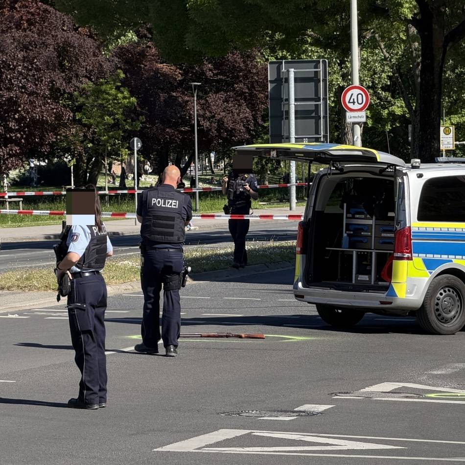 Großeinsatz in Mönchengladbach: Neue Details zur Waffe des nackten Mannes