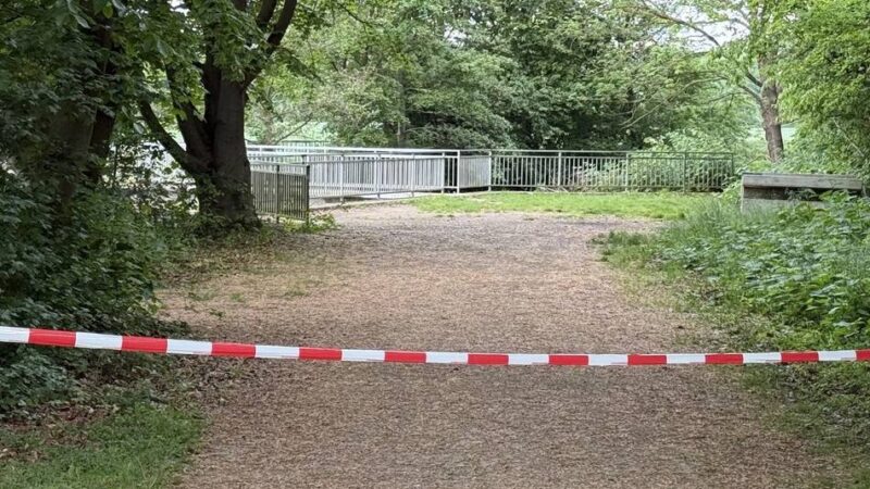 Schon wieder Grevenbroich: Paddler macht grausigen Fund – Retter bergen erneut Leiche aus der Erft