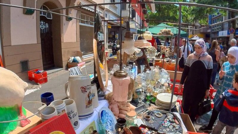Neustadtfest in Opladen: Noch freie Plätze auf Leverkusener Trödelmeile