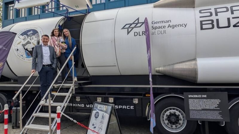 Space-Buzz-Rakete in Schwalmtal: Wenn das Weltall auf dem Schulhof wartet