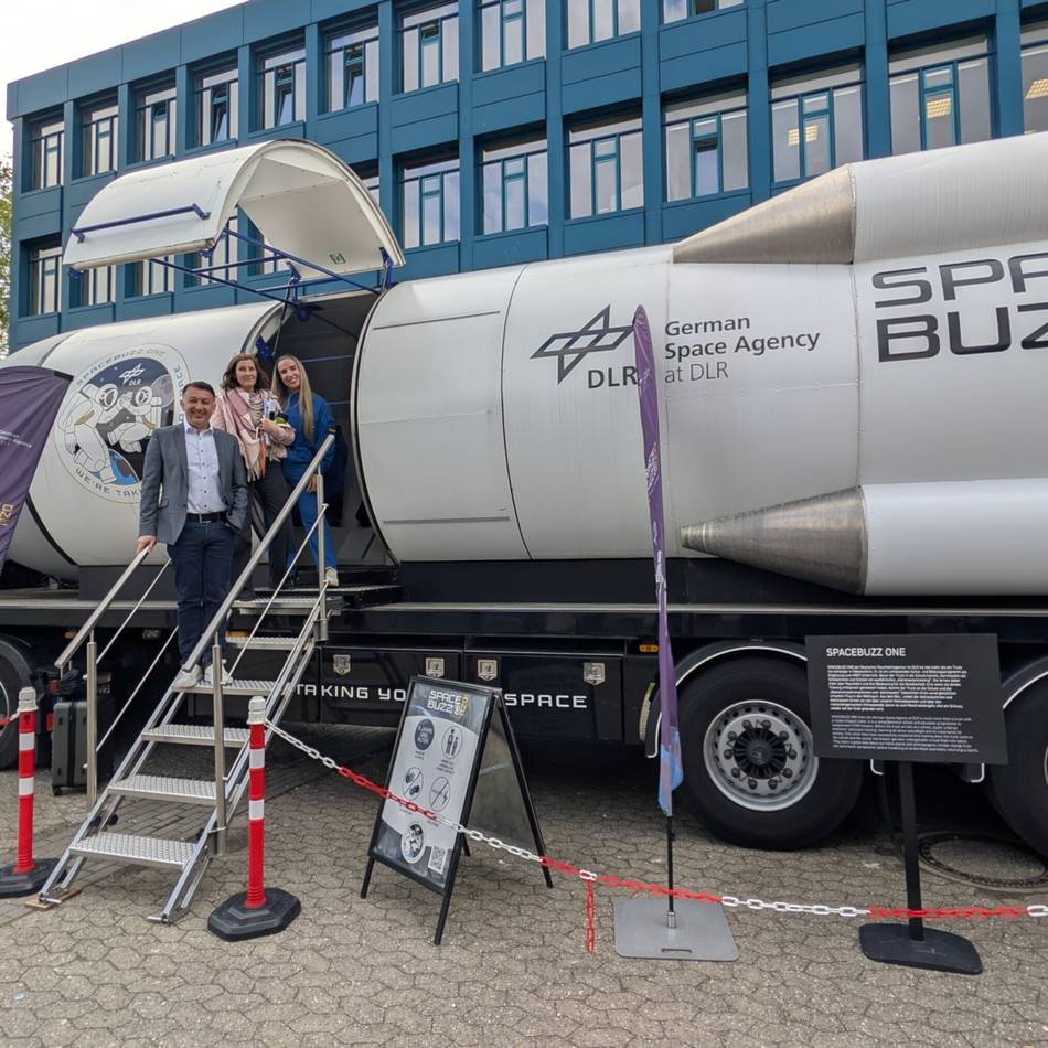 Space-Buzz-Rakete in Schwalmtal: Wenn das Weltall auf dem Schulhof wartet