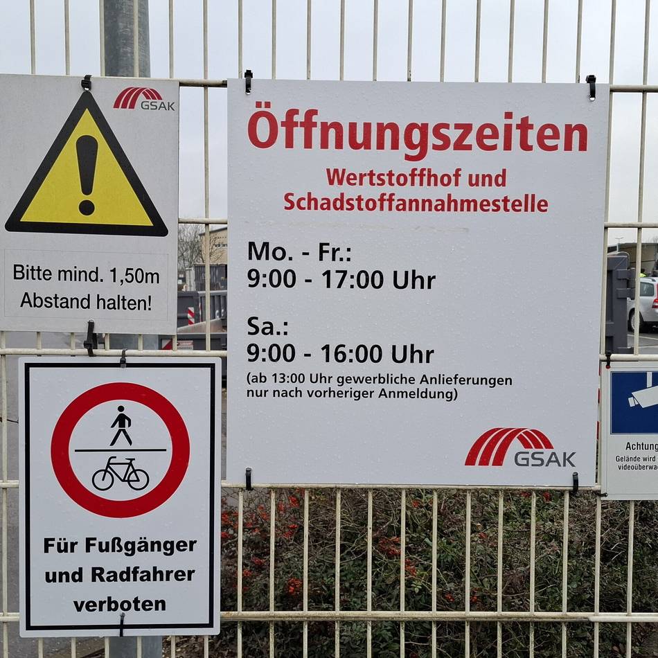 Entsorgung in Krefeld: Ärger über Verbotsschild am Wertstoffhof