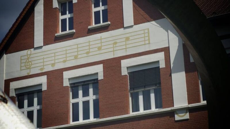 Finanzkrise in Leverkusen: Eltern schlagen Alarm – Kahlschlag an Schulen droht