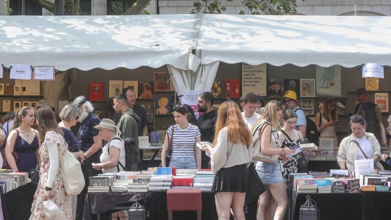 Events in Düsseldorf: Bücherbummel bis Pfingstmontag – zu viel gleichzeitig in der Stadt?