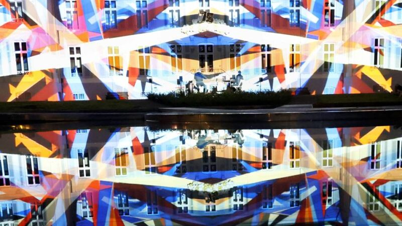 Morsbroicher Kunsttage in Leverkusen: „Lichtkonzert“ verzaubert das Schloss
