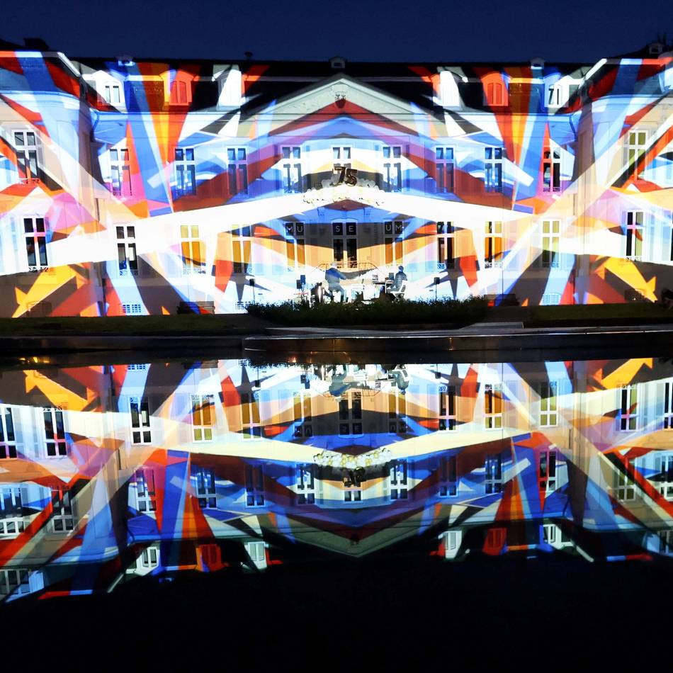 Morsbroicher Kunsttage in Leverkusen: „Lichtkonzert“ verzaubert das Schloss