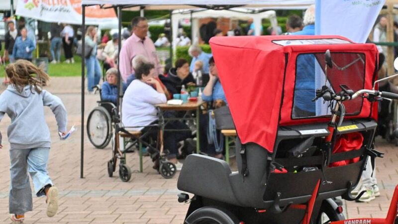 Nachbarschaftsfest in Neersen: Neersener feiern gemeinsam auf dem Minoritenplatz