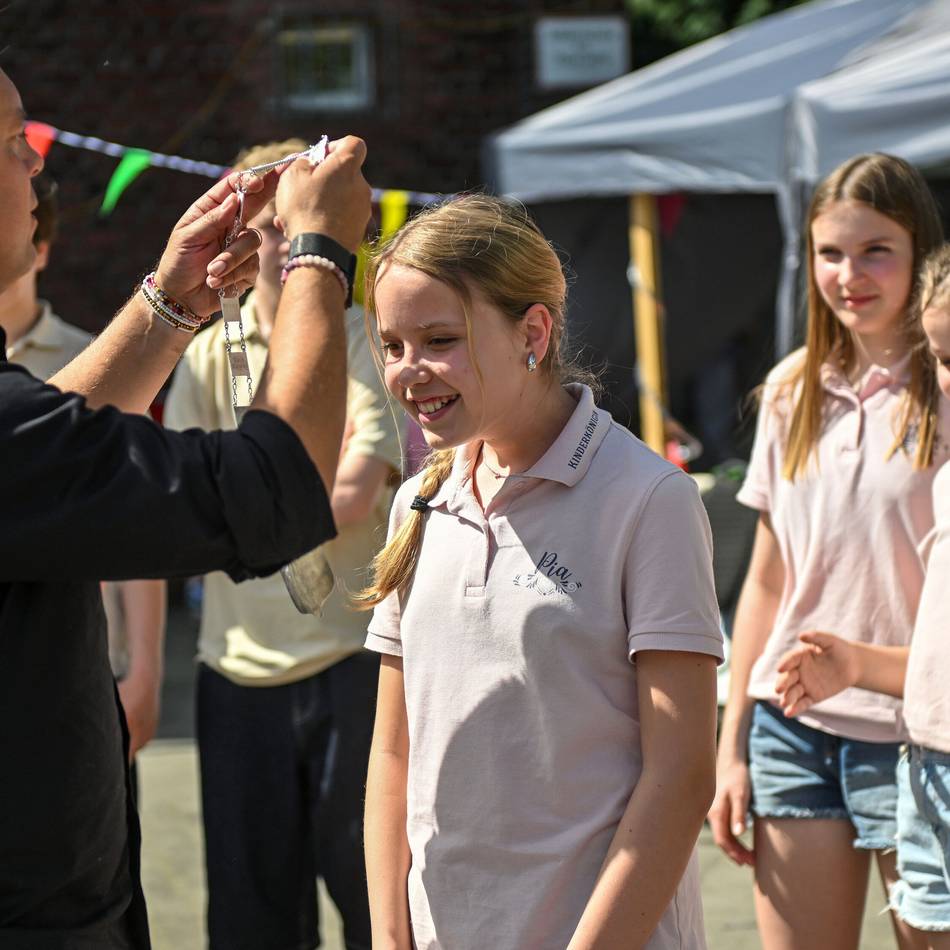 Veranstaltung der St.-Sebastianus-Bruderschaft Neersen: Auch Erwachsene hatten Spaß beim Kinderfest