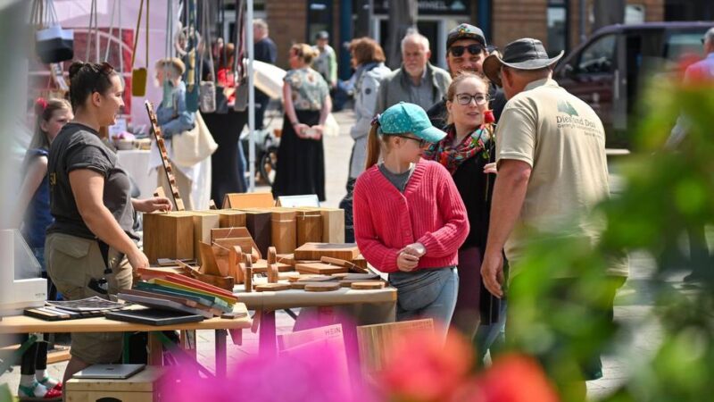 Aussteller präsentieren sich in Willich: Bummel über den „etwas anderen Markt“