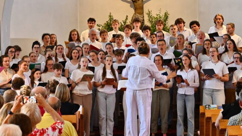 Musikprojekt in Radevormwald: Großer Jubel für den Rasimuta-Projektchor