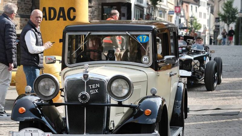 Ratingen Classic: Oldtimer präsentieren sich in der Innenstadt