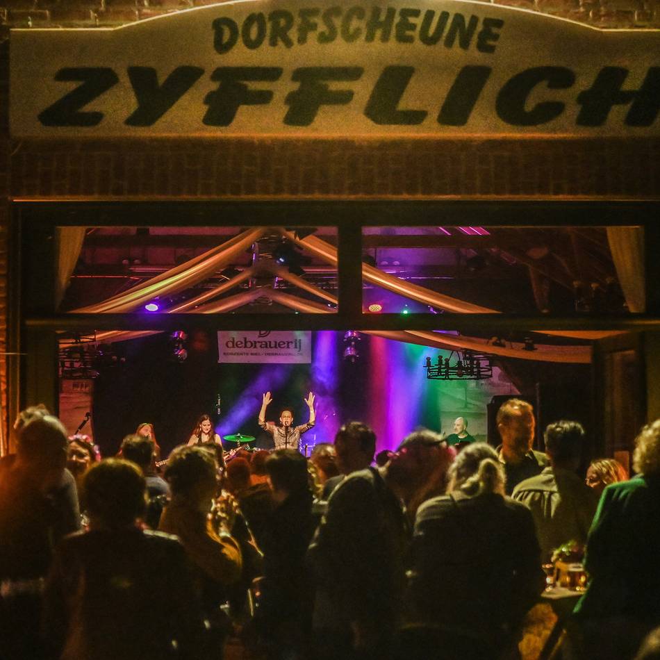 Festival in Kranenburg-Zyfflich: Woodstock und Blues – wie ein kleines Dorf zum Festival-Gelände wird