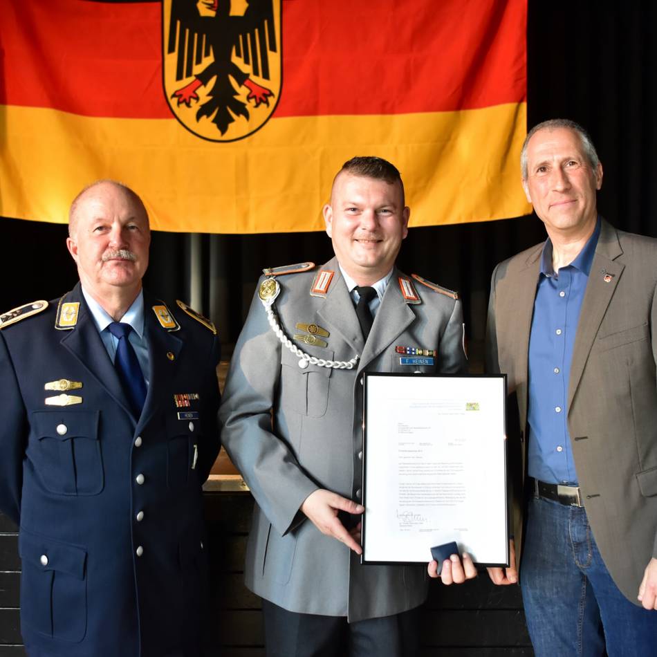 Jubiläumsfest der Reservisten in Dormagen: Fluthelfer erhält Auszeichnung 13 Jahre nach Einsatz