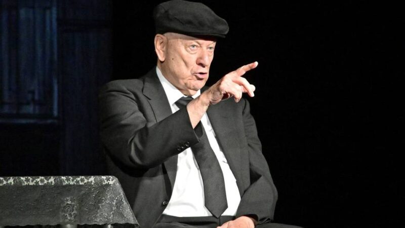Kabarettist Gerd Dudenhöffer in Mönchengladbach: Heinz Becker trauert um Hilde – und das Publikum lacht