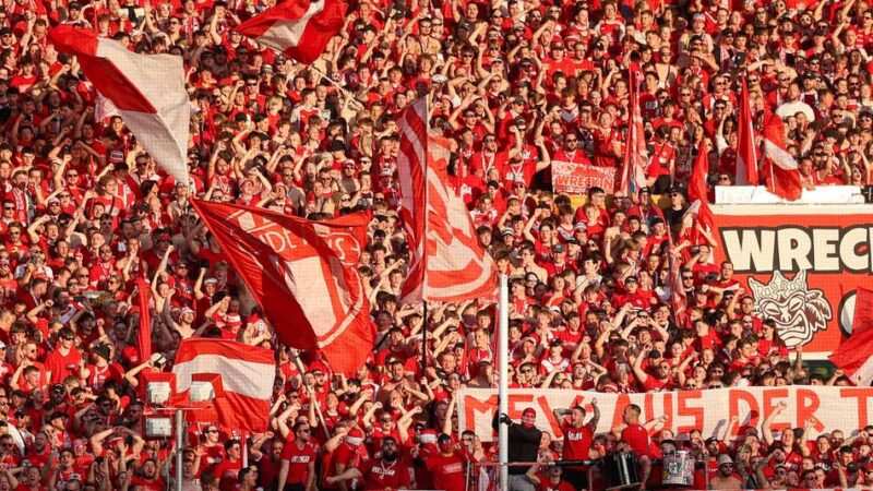 Wilde Aktion vor Relegation: RWE-Fans klauen „Bulic-Pfosten“ aus MSV-Stadion und giften gegen Erzrivalen