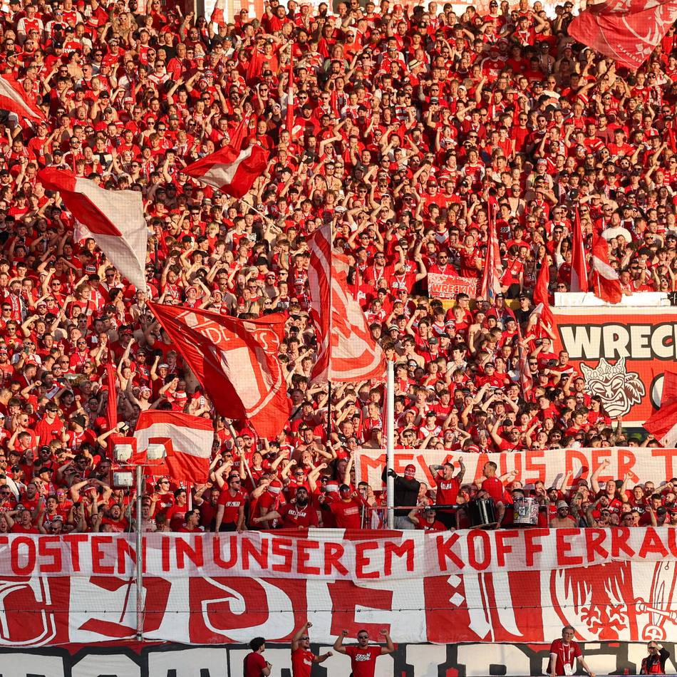 Wilde Aktion vor Relegation: RWE-Fans klauen „Bulic-Pfosten“ aus MSV-Stadion und giften gegen Erzrivalen