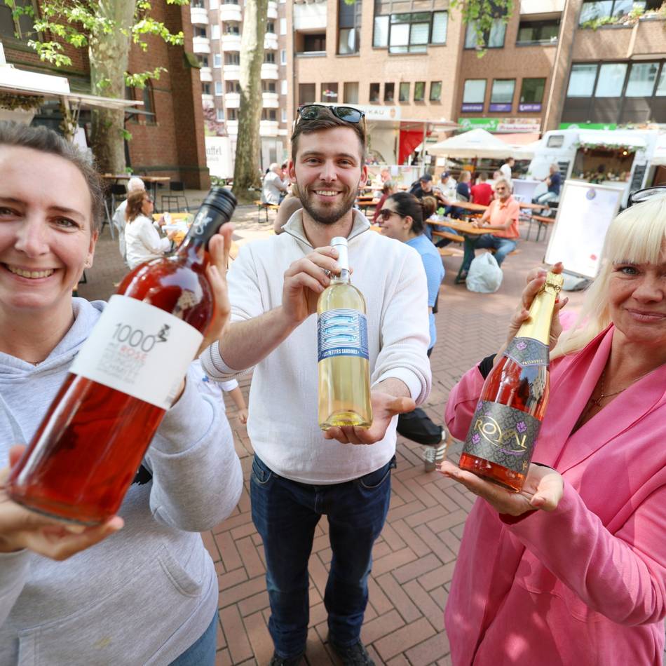 Event in Opladen: Volle Straßen, verhaltene Umsätze beim Frühlingsfest