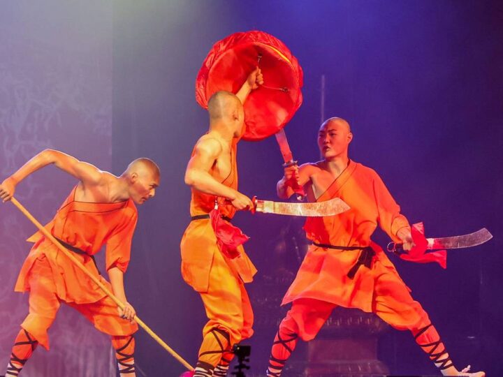 Spektakulärer Auftritt in Mönchengladbach: Stehende Ovationen für die Kampfkunst der Shaolin-Mönche
