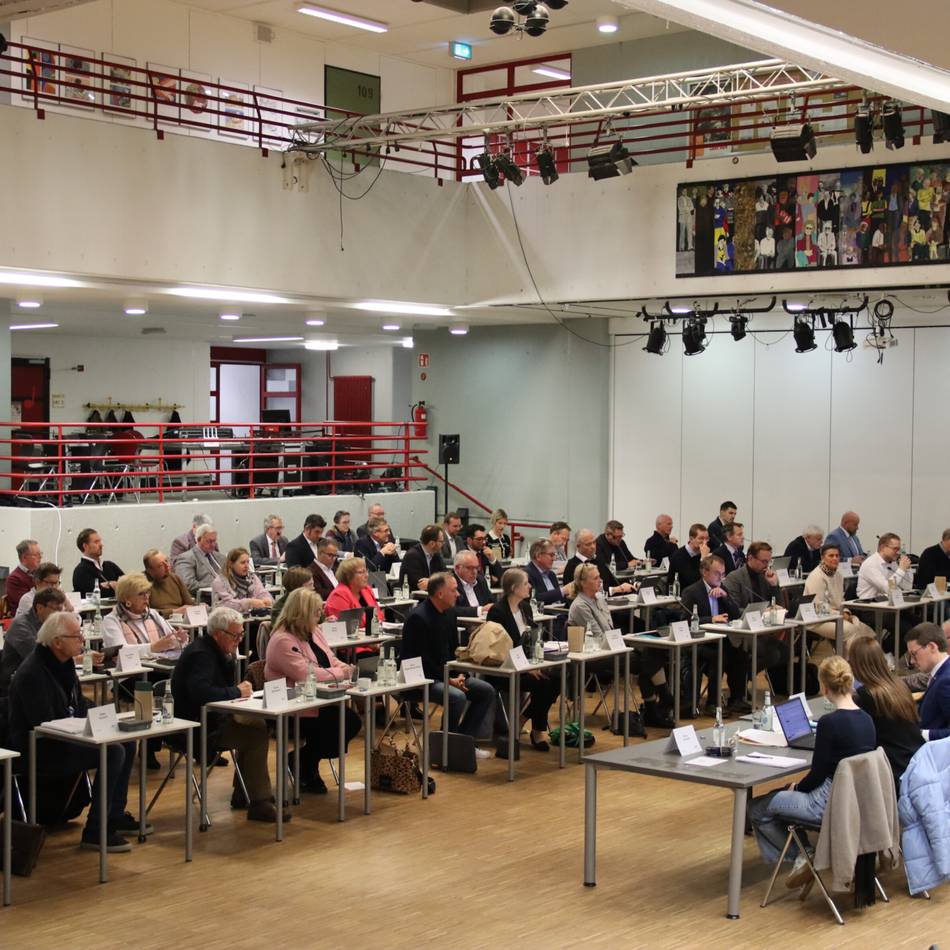 Ratssitzung in Meerbusch: Trinkwasser, Windräder, Musikschule – was der Rat entscheidet
