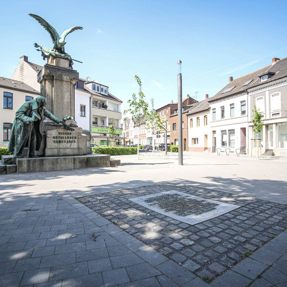 Straßenkriminalität in Grevenbroich: Beim Schwerpunkteinsatz der Polizei fliegt auch ein Drogendealer auf