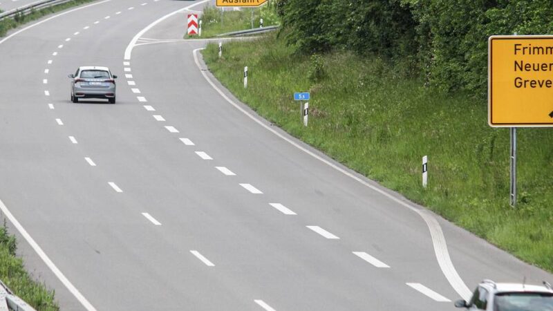 Frühere A540 bei Grevenbroich: Schilder-Tausch auf der B59 kostet rund 165.000 Euro