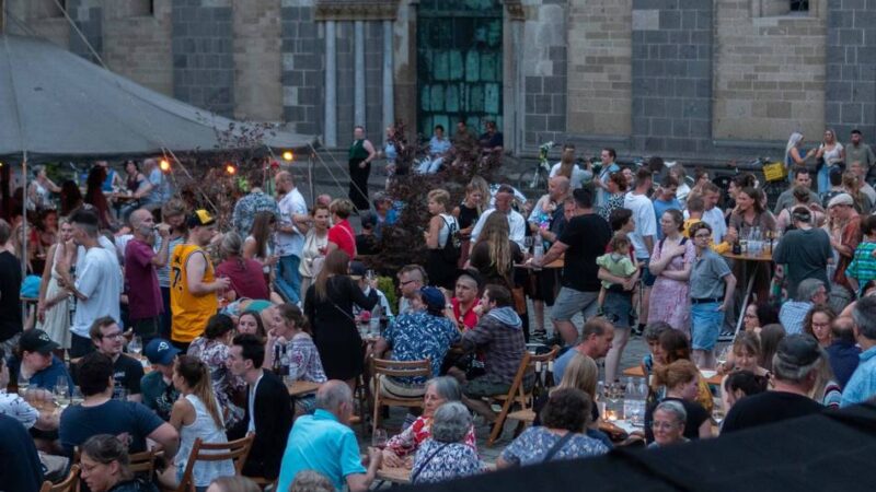 Weinzelt der Pfadfinder: Der Kontrapunkt zum Trubel auf der Xantener Kirmes