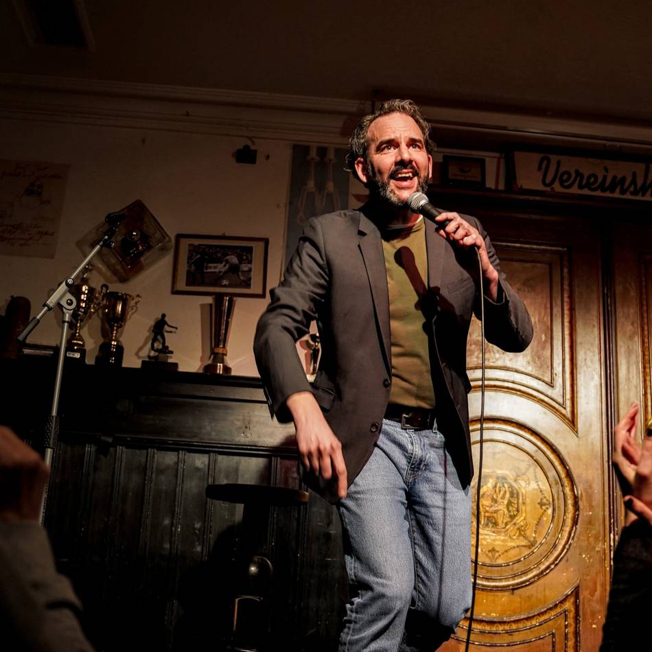 Poetry-Slam in Langenfeld: Bonner Wort-Akrobat gewinnt packenden Slam-Abend