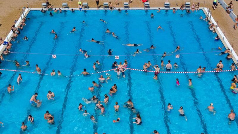 Sommerliche Temperaturen in Moers erwartet: Freibäder starten Pfingsten in die Saison