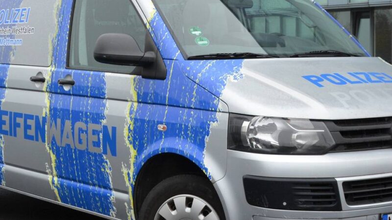 „STREIFENwagen“ kommt nach Langenfeld: Polizei berät Senioren zu Betrug und Taschendiebstahl