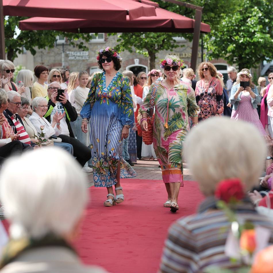 Stadtteilfest in Hösel: Händler sagen mit Rosenfest „Danke“