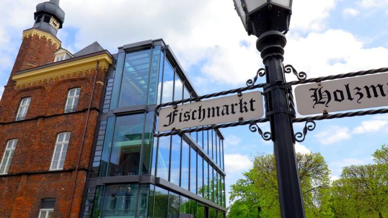 Noch bis zum 30. Juni in Rheinberg: Die Geschichte des Alten Rathauses