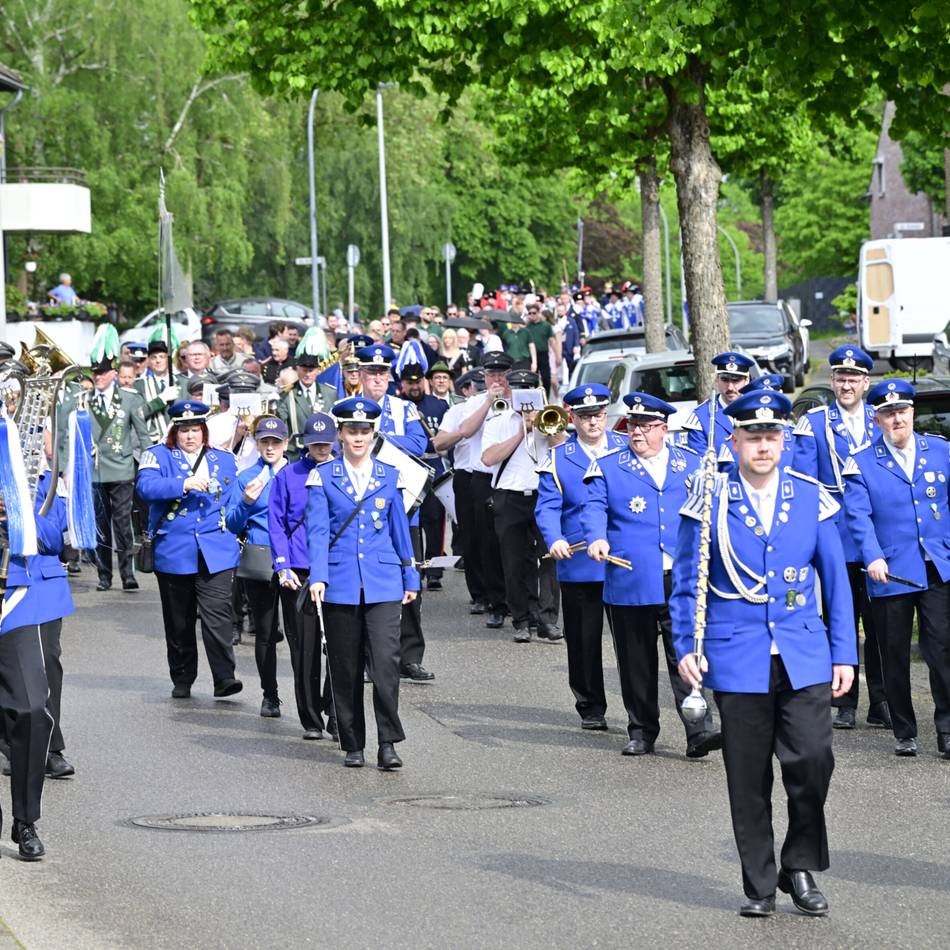Festzug in Mönchengladbach: Trommler-Corps Hockstein feiert 100-jähriges Bestehen