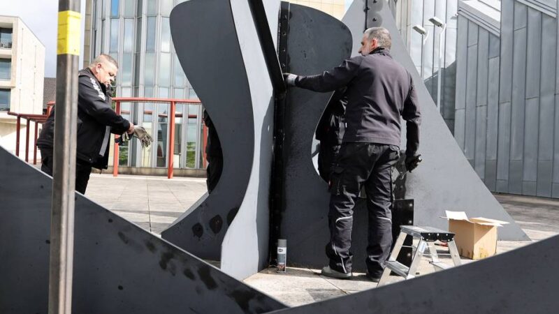 Kunst in Mönchengladbach: Wie eine Skulptur von Alexander Calder aufwendig restauriert wird