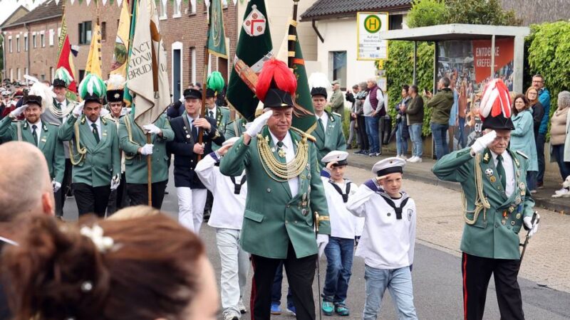 Schützenfest in Mönchengladbach: Wanlo feiert mit Großem Zapfenstreich und Festumzug