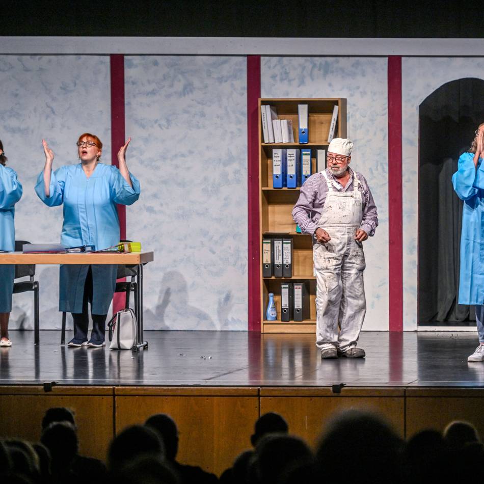 Theaterstück kam bestens an: „Wo zur Hölle geht’s in den Himmel?“ – Theaterverein 4c spielte in Kevelaer