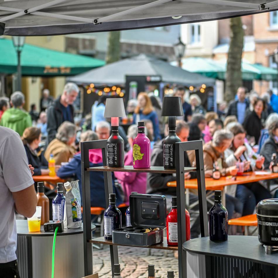 Plaudern, essen und trinken: Erster Feierabendmarkt der Saison in Kempen